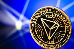 Tron è stata sviluppata da Justin Sun, CEO della Tron Foundation, e utilizza la tecnologia blockchain per registrare le transazioni e gli smart contract